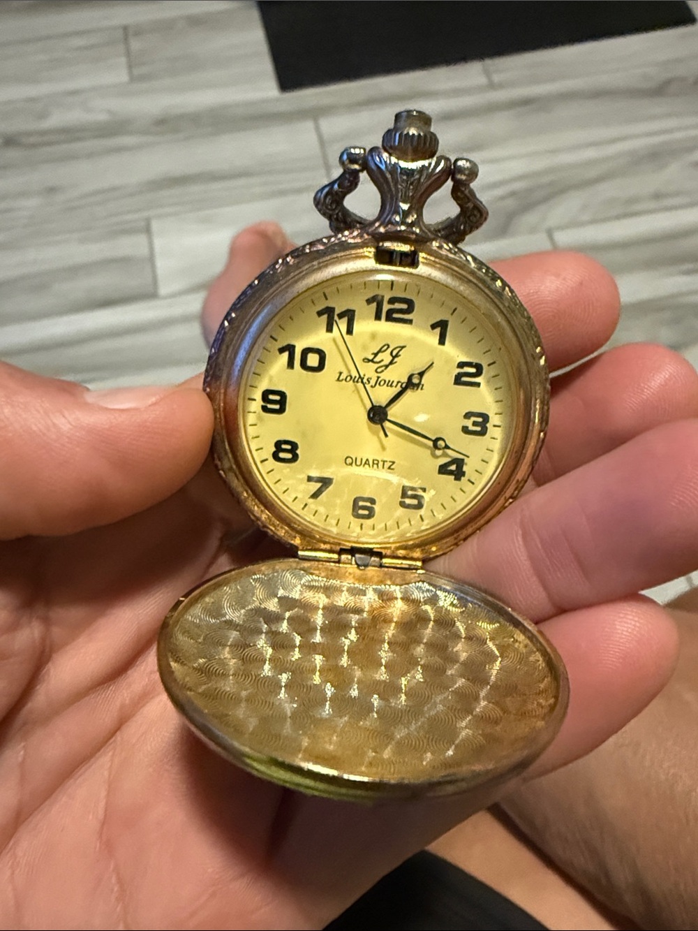 LOUIS JOURDAN quartz pocket watch